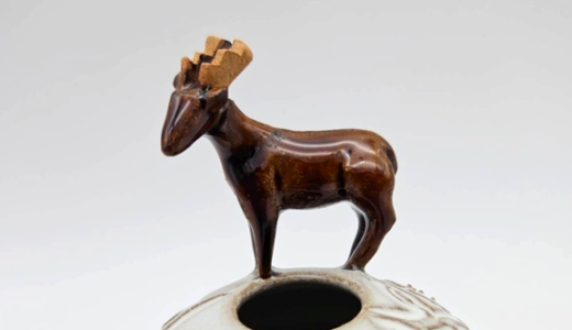 鹿をあしらった陶器作品【珍しいデザインの赤膚焼】