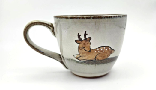 赤膚焼で作った 鹿が愛らしいマグカップ